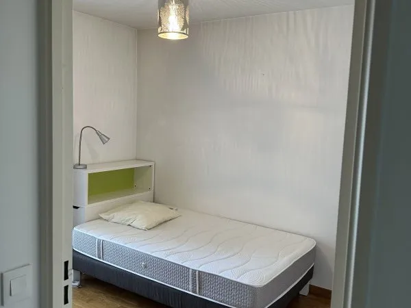 Loue chambre dans appartement