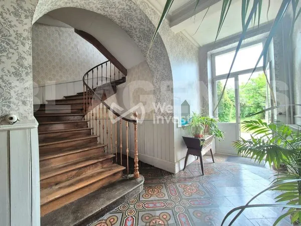 Maison 7 pièces 245 m²