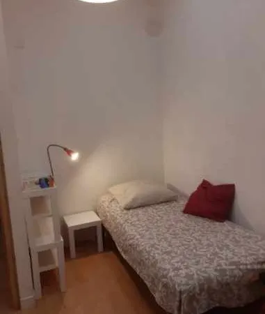 Chambre meublée courte durée - proche Gare Toulon