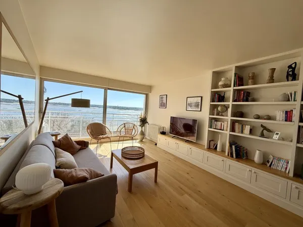 Loue appartement prestige avec vue bassin