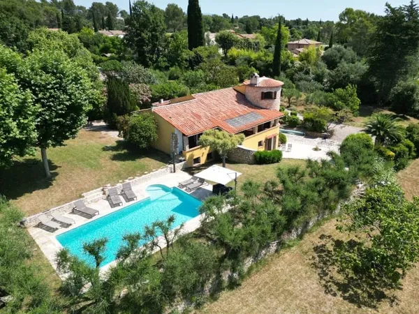 Maison 8 pièces 267 m²