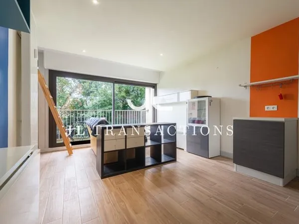 TALENCE - Studio de 30m2 meublé avec balcon et parking, 570EUR