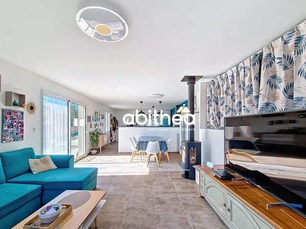 Maison de plain-pied 106 m2 2 chambres + bureau Piscine Garage 30 m2 Terrain 1 019 m2 Mortagne-sur-G