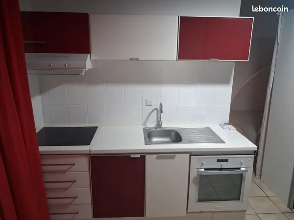 Charmant studio de 22m2 en bas de villa avec piscine