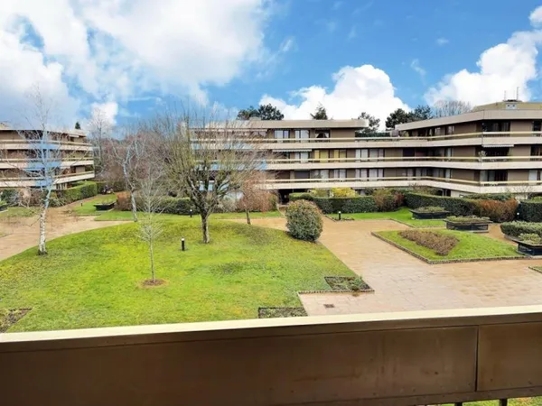 APPARTEMENT FAMILIAL 129 m2 - Résidence de Standing " Les Princes" NOISY LE ROI - 735560 €
