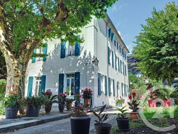 Maison 11 pièces 550 m²