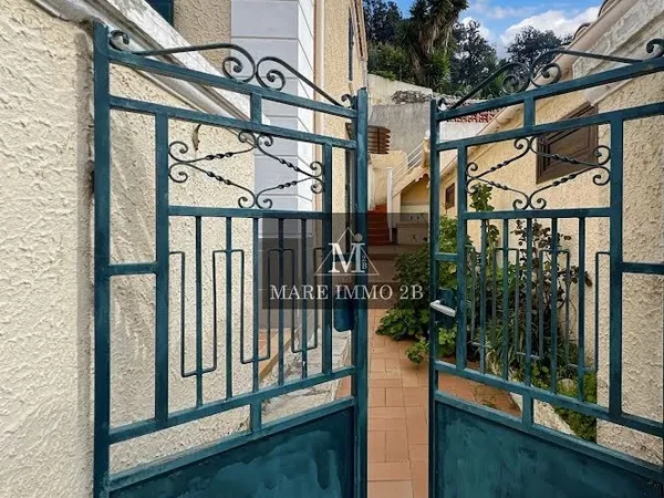 Maison 6 pièces 246 m²