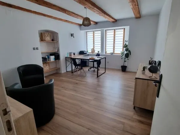 Bureau et espace de travail Location Beaucourt  36m² 280€