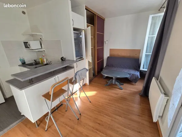Studio 18m² metro voltaire