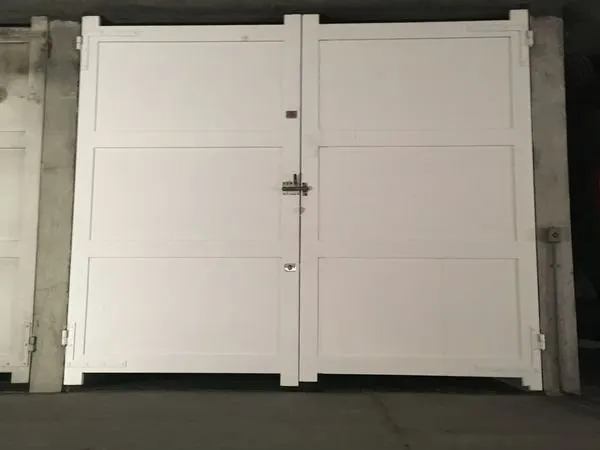 Grand box ferme/ parking a louer paris 13