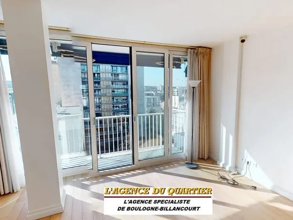 Place Corneille 3/4 pièces en étage élevé, 77 m²
