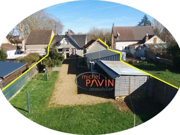 MAISON DE VILLAGE EN PIERRE HABITABLE DE SUITE