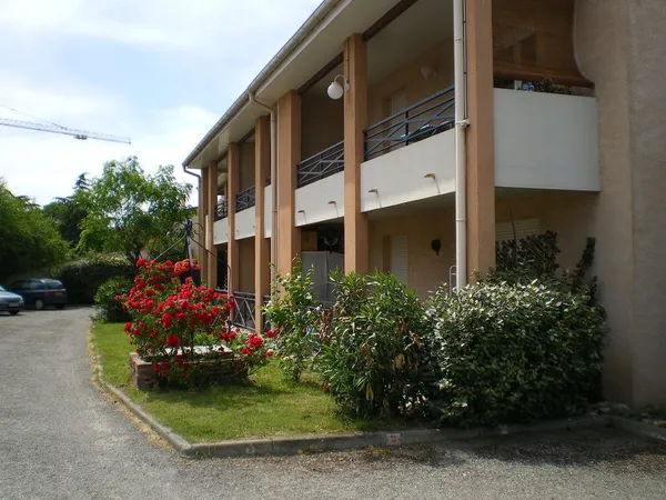 T2 Standing 65 m² + Cave + Parking - DISPONIBLE