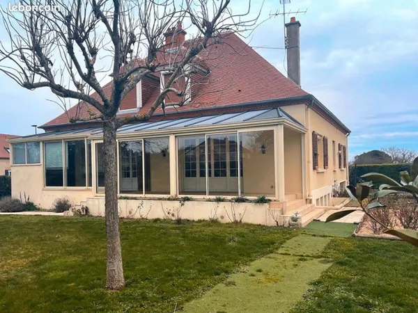 Maison 8 pièces 205 m²
