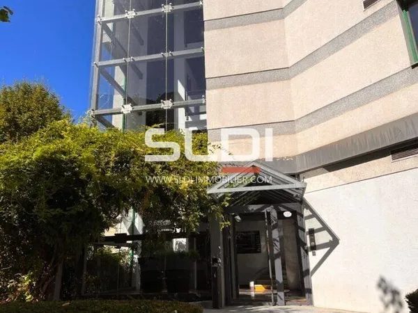 Bureaux 325 m²