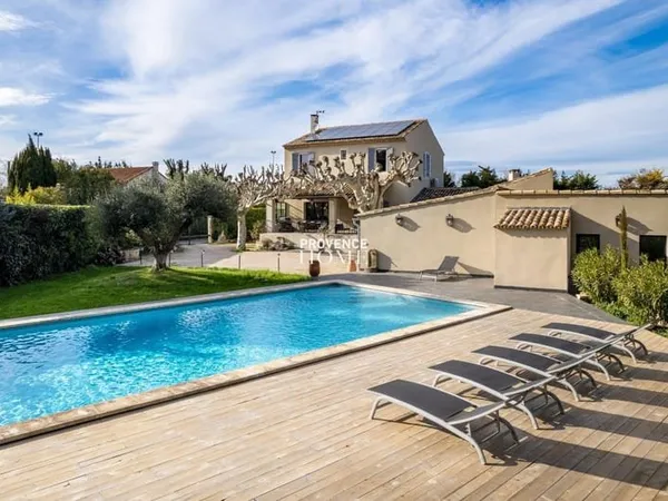 A Vendre Maison De Village Renovee En 2023 Avec Piscine, Dependances A Cheval Blanc, Luberon, Proven