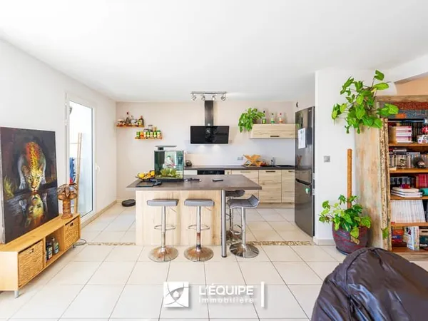 A vendre appartement type T3 de standing, en duplex avec ter