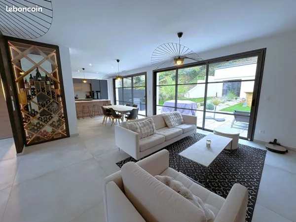 Splendide maison neuve quatre chambres avec salle d'eau privative à ROCHECORBON