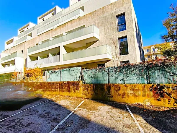 Parking 13 m²