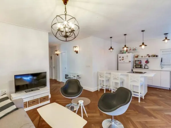 APPARTEMENT DE 78M² AVEC 8M² D'EXTERIEUR(S) | Parking