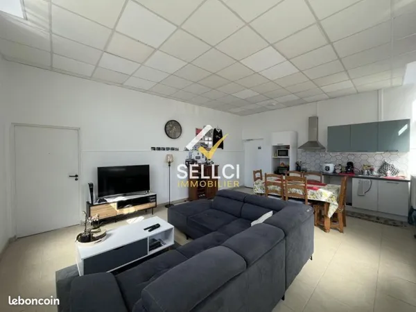 Appartement . 5 pièces . 91 m²