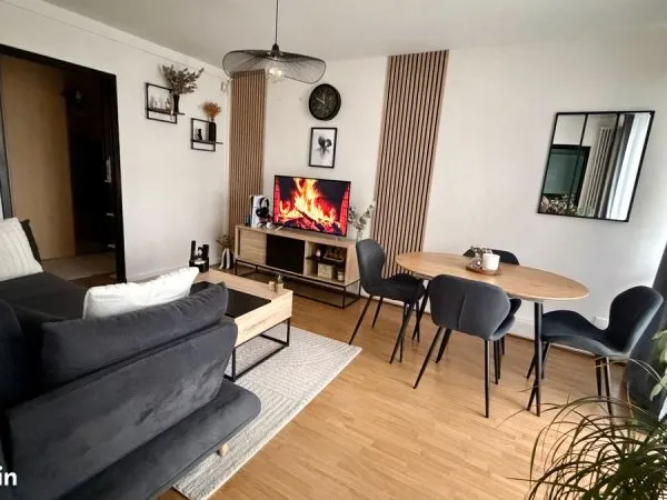 Appartement T3 69 m² lumineux + balcon - Parking, cave