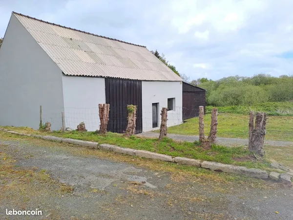 Local d’activité et entrepôt Location Pleyber-Christ 2p 135m² 400€
