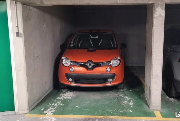Parking à louer rue Marjolin