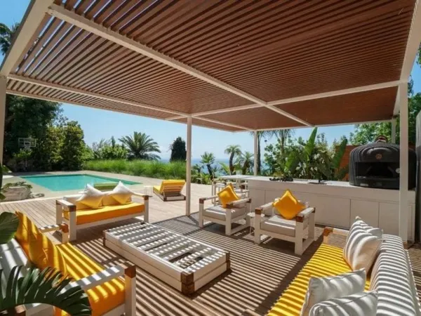 Villa 8 pièces 392 m²