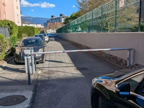 Stationnement Location Grenoble  23m² 100€