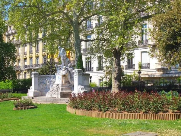 Vends T4 - 105m² - Paris 16ème