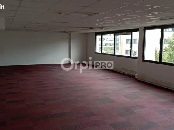 Bureau 360 m²
