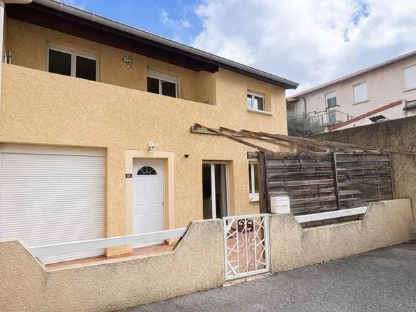 RARE !!! Maison de type 4 avec terrasse, petit garage et place de parking