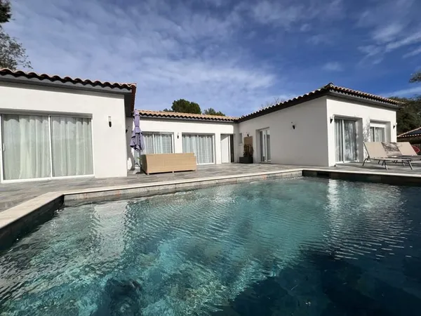 TRES BELLE VILLA CONSTRUITE EN 2023
