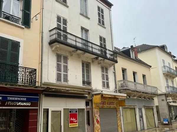 Vente d'immeuble en bloc rue de l'Hotel des postes à Vichy
