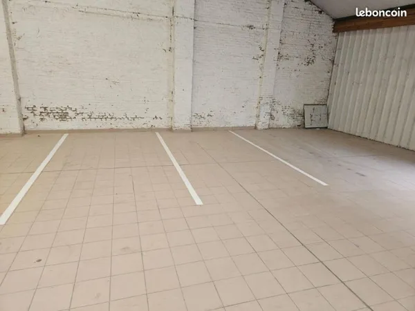 Place du parking à louer dans un local sécurisé dans le centre-ville de DOUAI