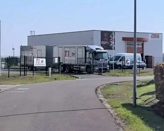 Local 3 pièces 250 m²