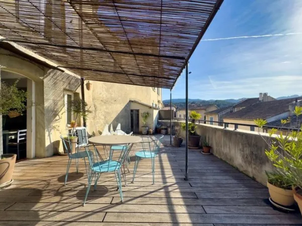 Ensemble immobilier 7 pièces 302 m²