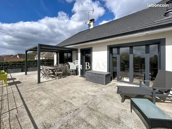 Maison 7 pièces 210 m²