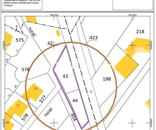 TERRAIN À BÂTIR EN SECTEUR RÉSIDENTIEL