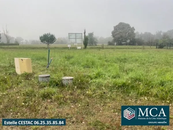 Terrain 827 m²