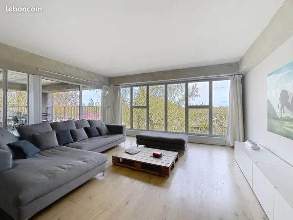 Loft 3 pièces 98 m² + loggia 13 m²
