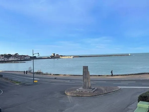 TRES BELLE VUE SUR LA BAIE DE SAINT JEAN DE LUZ
