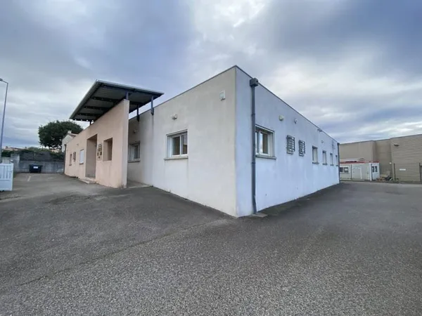 INVESTISSEMENT: Cabinet médical avec Parking/ vendu loué