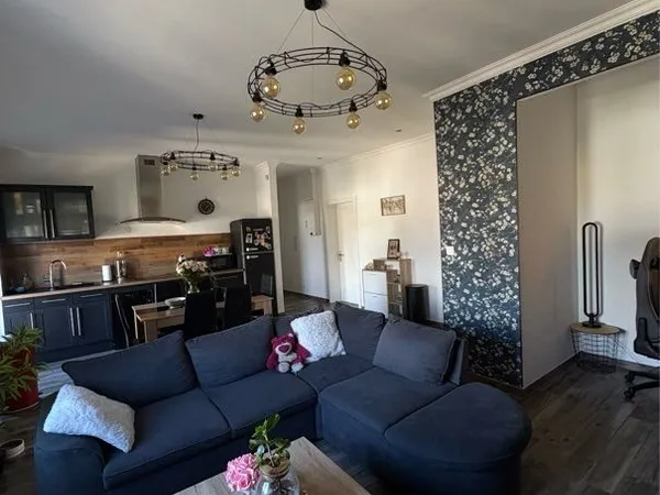 Appartement rénové 2 chambres + bureau - 74 m2 - Amnéville