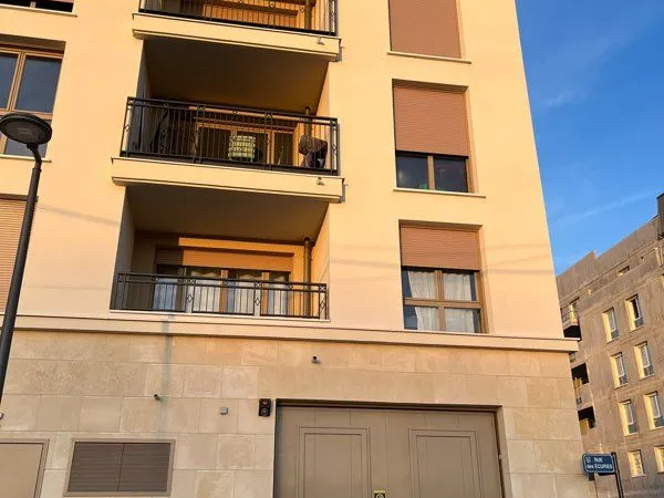 Parkin/box Pontoise quartier bossuat