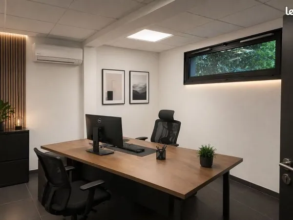 Bureau Pièce Privé - Fréjus CAPITOU
