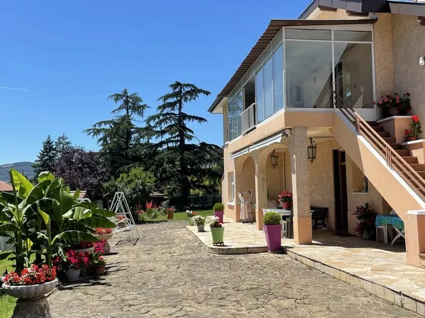 Belle propriété sur 2400 m² constructible