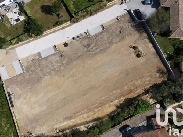 Terrain 439 m²