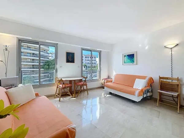Studio 1 pièce 24 m²